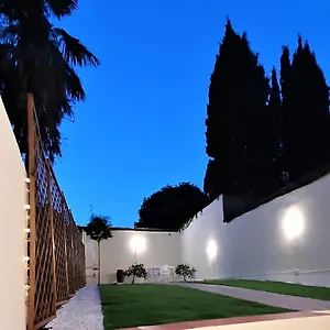 Apartment Movie Star With Garden 