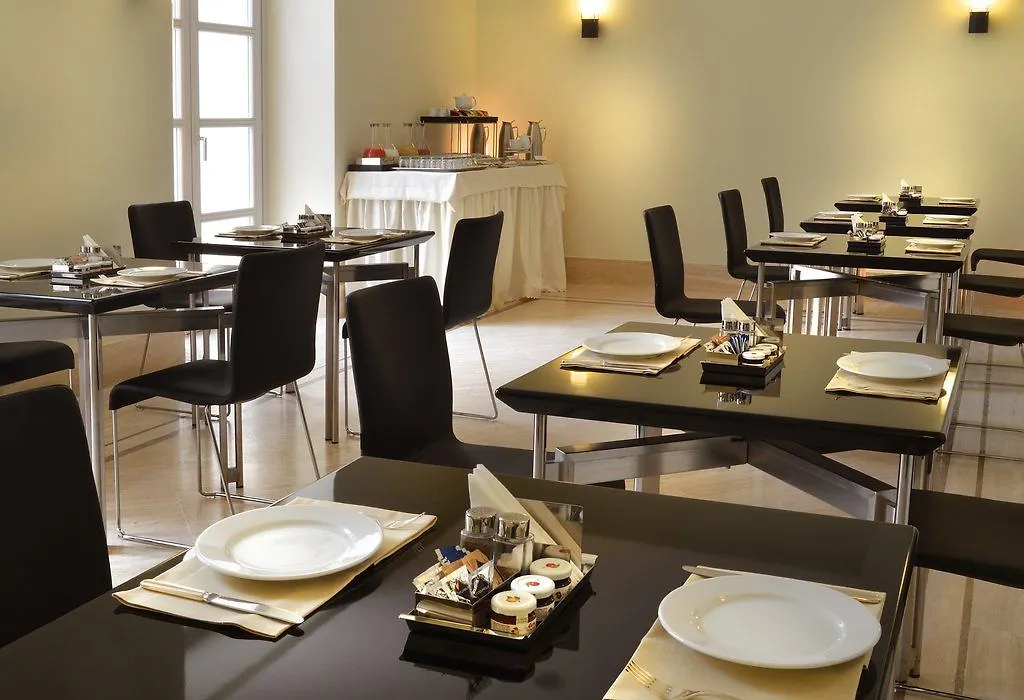 Hotel Palazzo Esedra Neapel 4*,  Italien